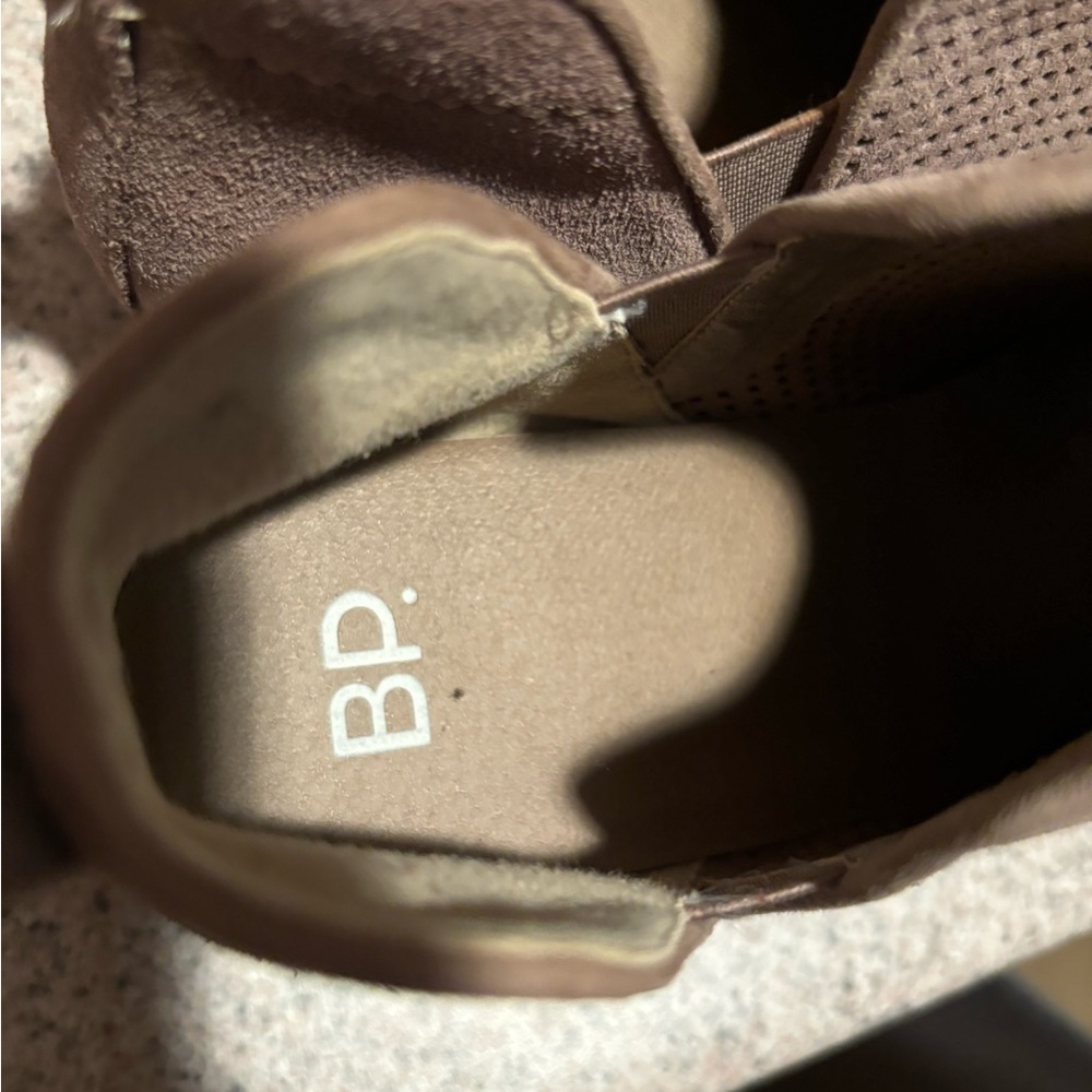 Beige Suede Boots lightly used 1 inch - Picture 7 of 7